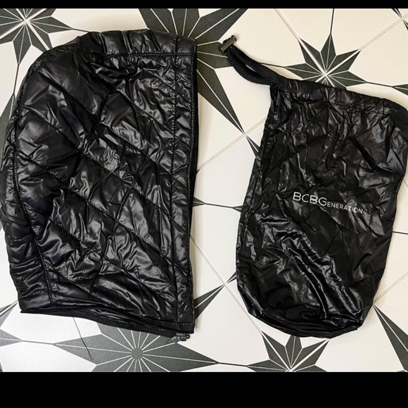 BCBG packable lightweight down puffer - Picture 6 of 8